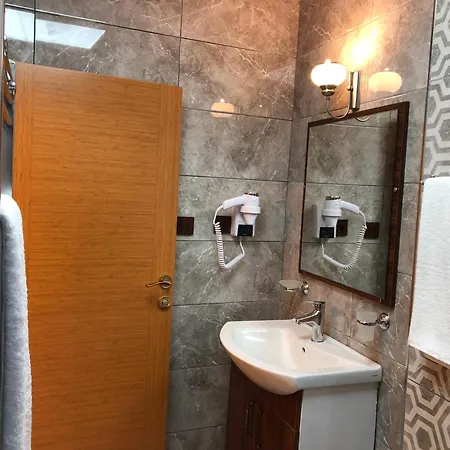 Hotel apartamentowy Rose Mansion By Otantik 4*