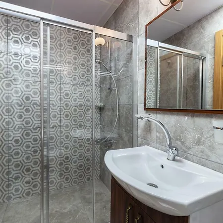 Hotel apartamentowy Rose Mansion By Otantik